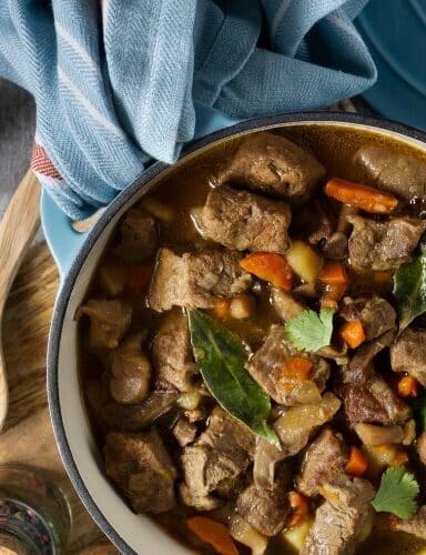 Жаркое со свининой и лисичками – классический рецепт