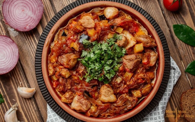 Говядина тушеная с овощами