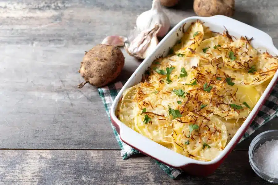 Картофель запеченный с грибами и сливками