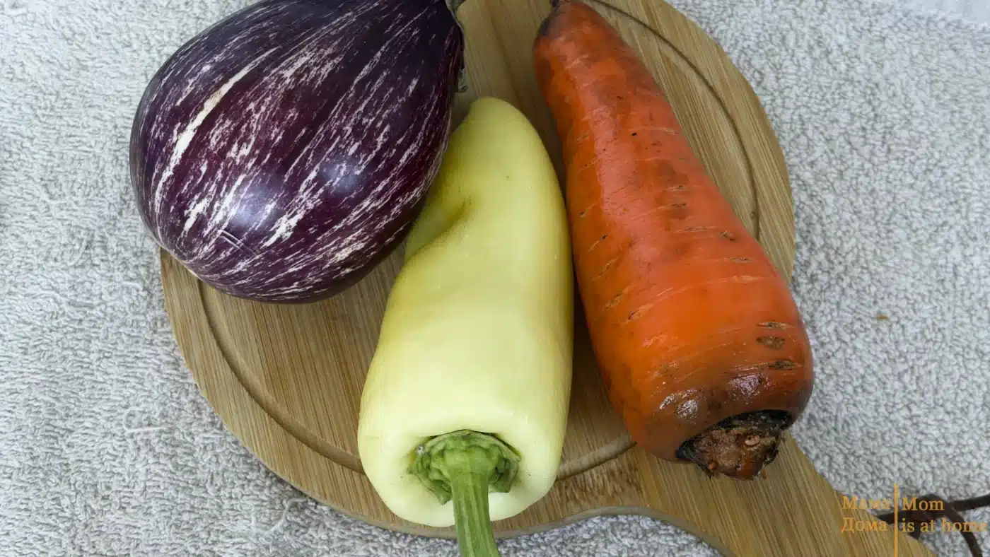 Пікантні мариновані баклажани з овочами з цукром та без цукру